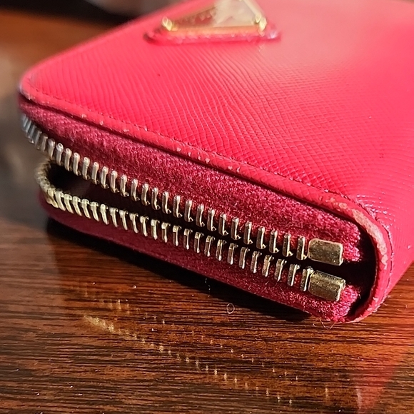 Prada Red Women's Zip. Around Wallet/Card Case - Picture 5 of 14